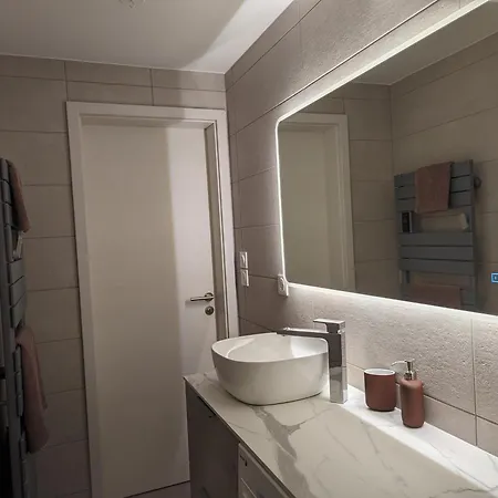 La-haut Au Lacblanc, 3 Pieces, 2 Chambres, Balcon, Cave